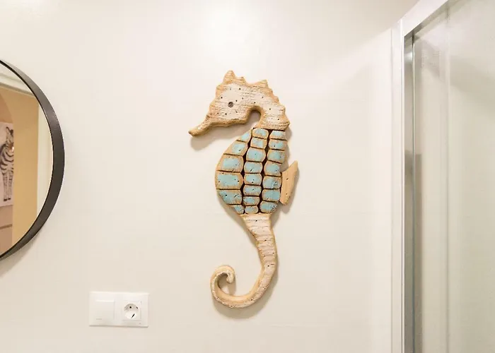 דירה Cozy Loft Near The *